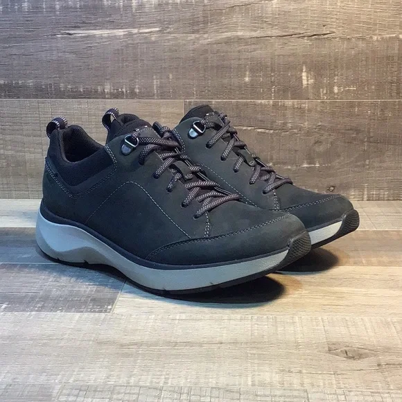 Clarks Wave Lace Walking Shoe